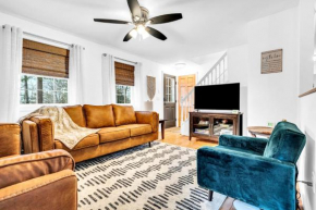 Thomas Trail - Game Room, Fire Pit, 1 min to Ski Mountain & Shared Beach!